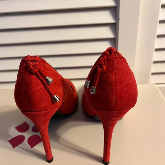 Thomas Wiylde Elegant Red Stiletto Heels. - Picture 5 of 5